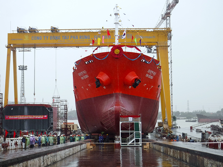 [호치민지부] 6,500 DWT Oil_Chemical Tanker 진수식_002.JPG