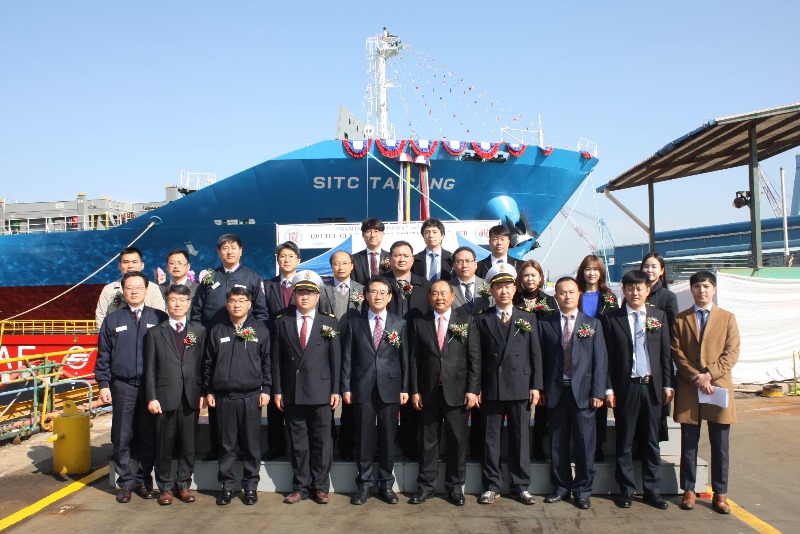 [부산지부] 1,011TEU Container Ship (DSSE664) 명명식.jpg