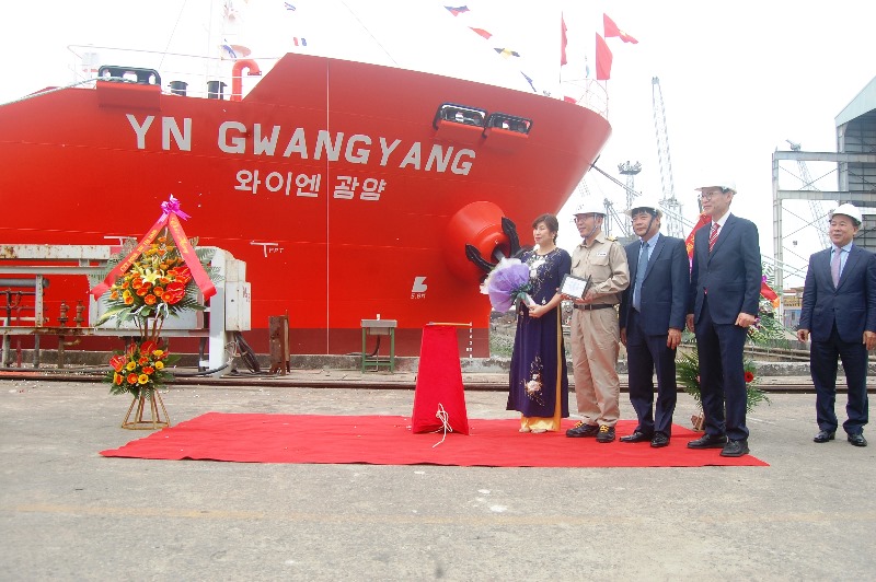 [호치민지부] 6.5k Oil·Chemical Tanker 명명식-1.JPG