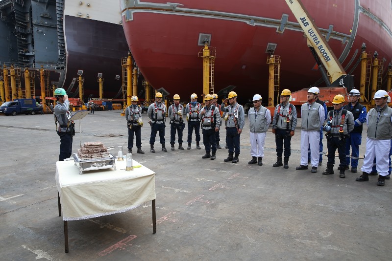 [거제지부] 300K VLCC 용골 거치식-3.JPG