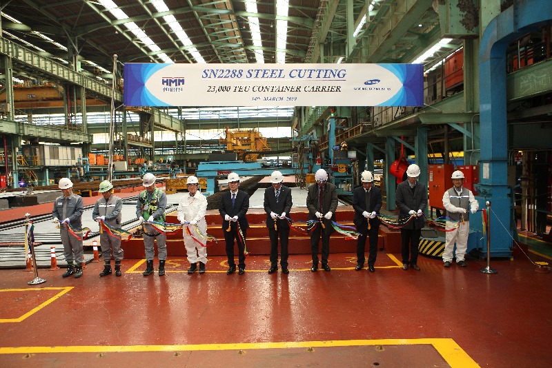 [거제지부] 23,000TEU Class Container 강재 절단식 및 현대상선 Site office 개소식-2.jpg