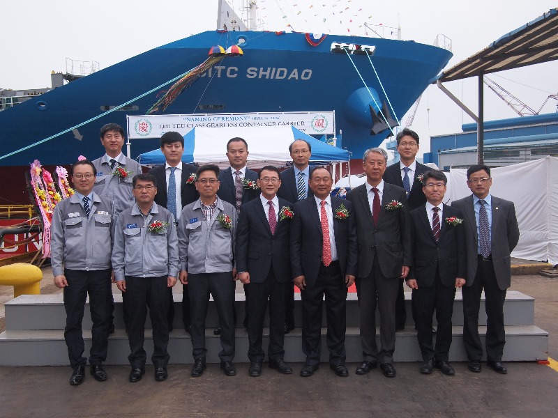 [부산지부] 1,011TEU Container Ship (DSSE665) 명명식.jpg