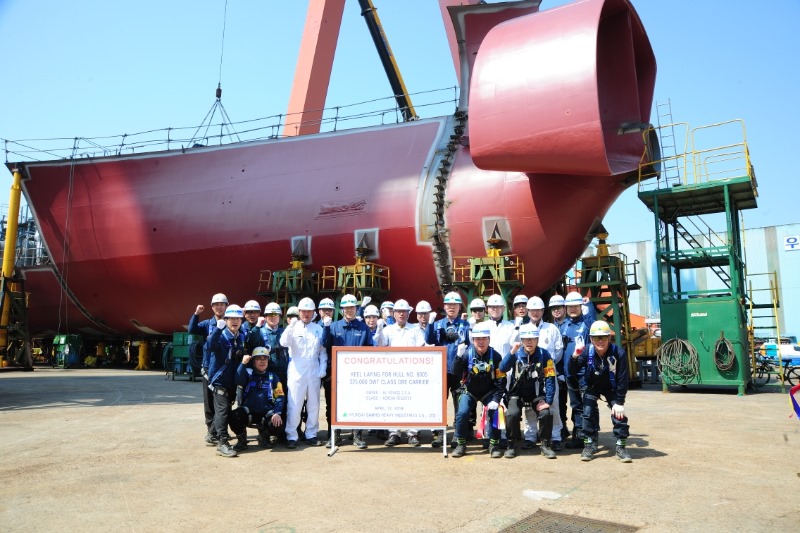 [목포지부] 325,000 DWT VLOC (HSHI8005) 용골 거치식.jpg