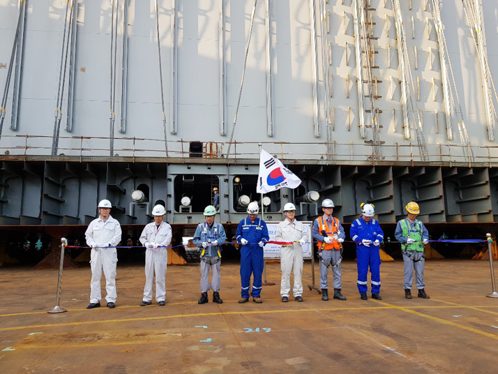 4-[거제지부]-23,000-TEU-Container-Ship-(SSHI2288)-용골-거치식-(1).jpg