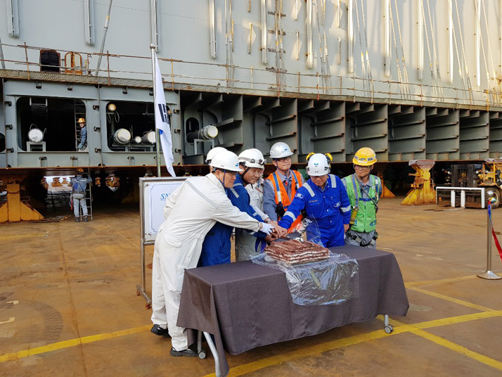 4-[거제지부]-23,000-TEU-Container-Ship-(SSHI2288)-용골-거치식-(2).jpg
