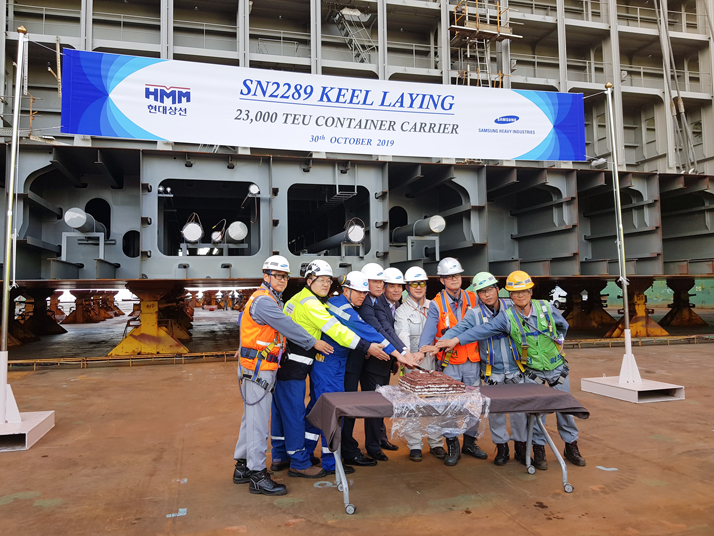 6-[거제지부]-23,000-TEU-Container-Ship-(SSHI2289)-용골-거치식-(2).jpg