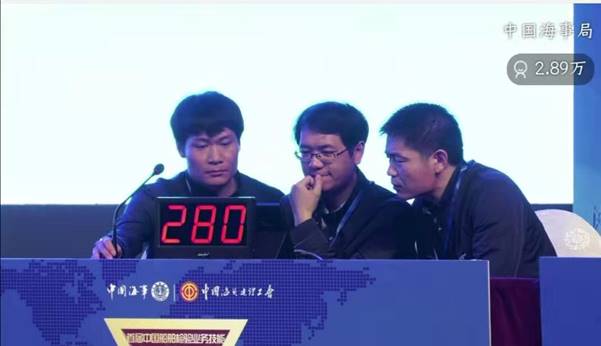 KR 참가자, 왼쪽으로부터 김일, 티엔윈펑, 웨이지엔붜 검사원.jpg