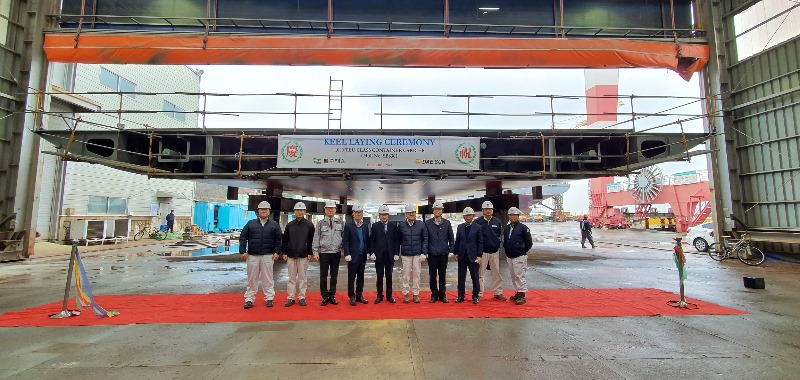 [부산지부] 1,000TEU Container Ship (DSSE636) 용골 거치식.jpg