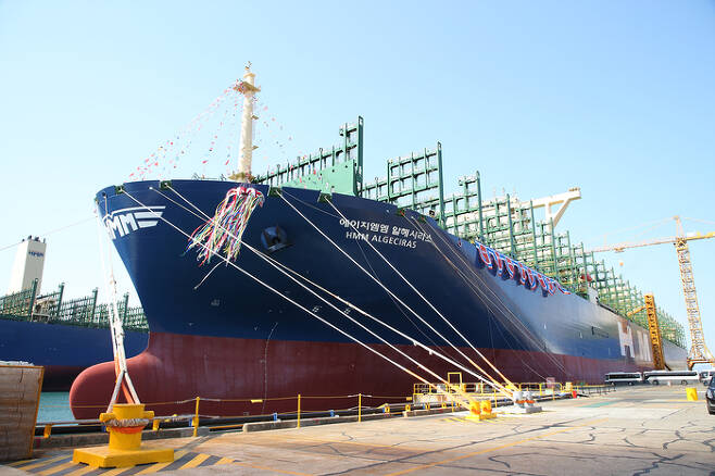 [거제지부] 23,964TEU Container Ship (DWSH4318) 명명식 (1).jpg