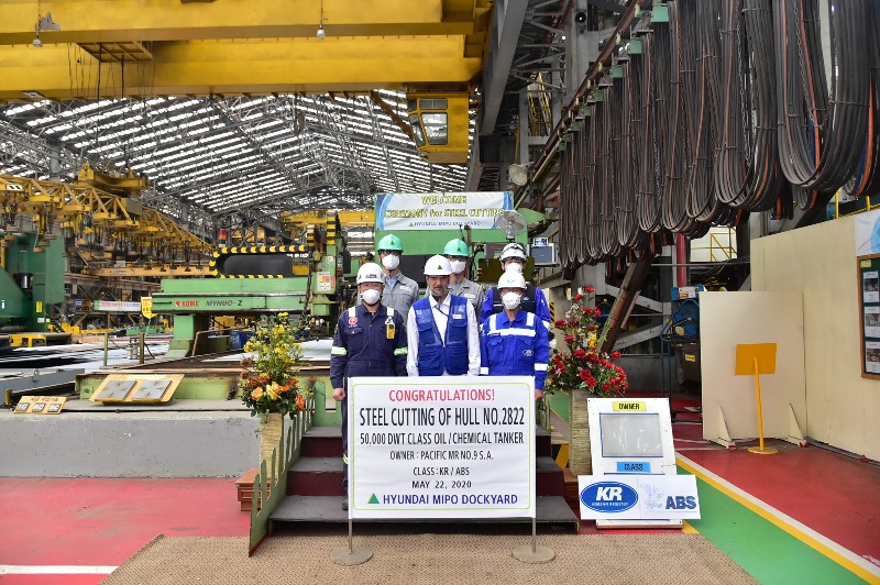 [울산지부] 50K Oil.Chemical Tanker(HMDC2820. 2822) 강재 절단식.jpg
