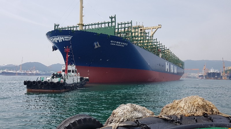 [거제지부] 23,700TEU Container Ship (DWSH4322) 명명식 (3).jpg