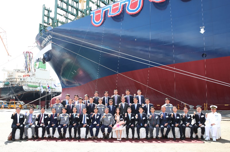 [거제지부] 23,700TEU Container Ship (DWSH4322) 명명식 (1).jpg