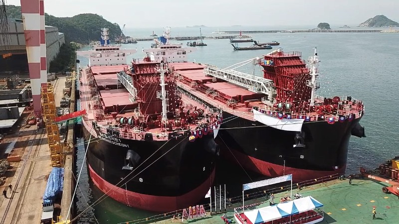 [부산지부] 19,500 DWT Self-Unloading Bulk Carrier Ship (DSSE631／ DSSE632) 명명식 (3).jpg