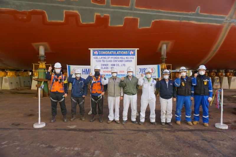 [울산지부] 15,900 TEU Container Ship, Keel Laying 행사 알림(HDHI3102_4).jpg