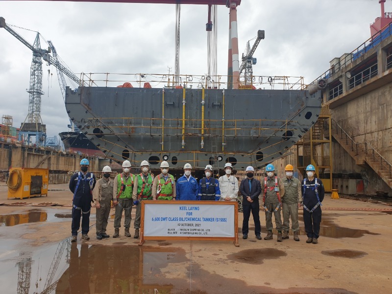 [창원지부] 6.6K Oil&Chemical Tanker (STXS1555&1556) 용골거치식.jpg