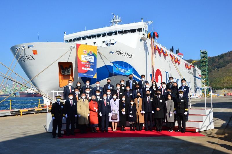 1. [울산지부] 170m Passenger Ship (HMDC8301) 명명식.jpg